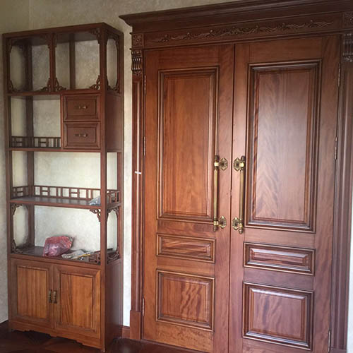 吉林原木門(mén)